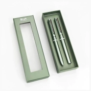 BOLIGRAFOS LEIPZIG JUEGO X 2 ROLLER + BOLIGRAFO EN 3 COLORES Y BOLSA DE REGALO
