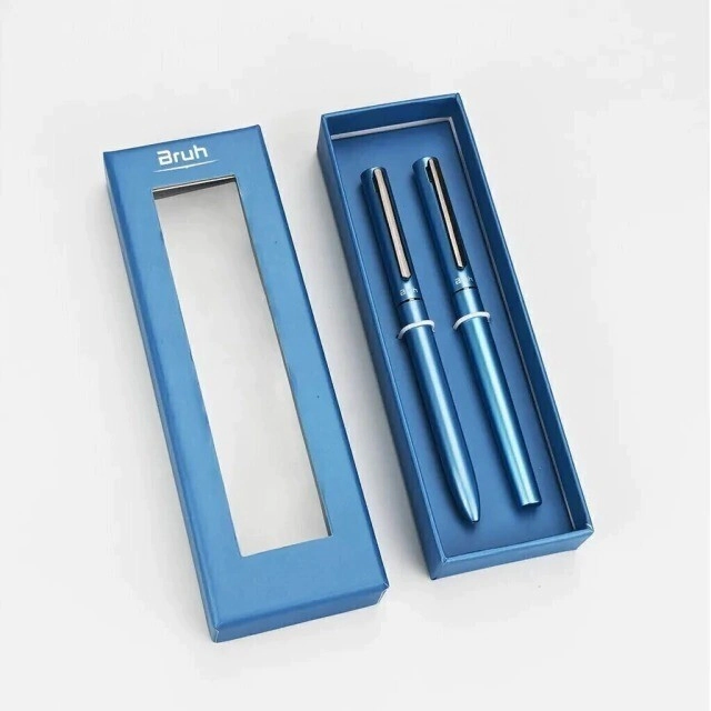 BOLIGRAFOS LEIPZIG JUEGO X 2 ROLLER + BOLIGRAFO EN 3 COLORES Y BOLSA DE REGALO