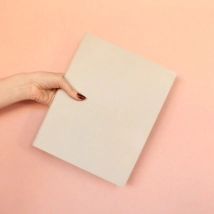 CUADERNOS 20X25 SINGER TAPA BLANDA LISO VAINILLA